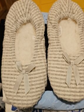 Women's Cream Ballet Slipper with Bow and Sherpa Lining